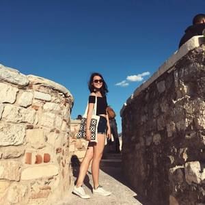 Meet your Posher, Beatrice